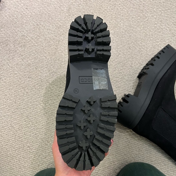 H&M Platform Faux Suede Chelsea Boots - Picture 5 of 8